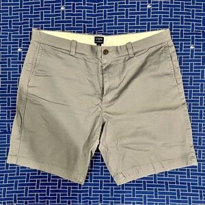 J. Crew Gray Flat Front Shorts Size 38 9 Inch Inseam